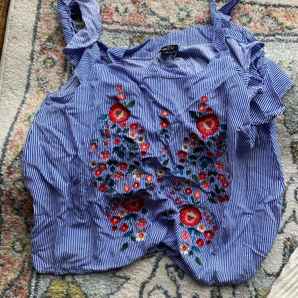 Women’s Clothing Lot - Size Small - Picture 15 of 16